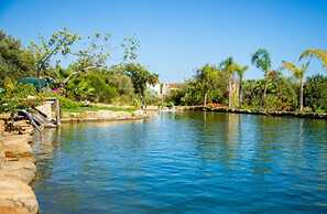 Beautiful 2-bed House in Lagoa Torrinha, Algarve