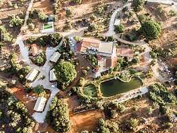 Beautiful 2-bed House in Lagoa Torrinha, Algarve
