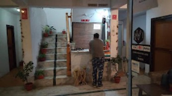 Goroomgo Chinar Lake View Nainital