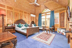 Prince of Kashmir Luxury Houseboat