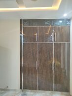 Inviting 3-bed House in Jhelum