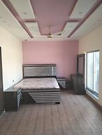 Inviting 3-bed House in Jhelum
