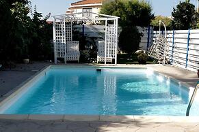 Greek Island Style 2 Bedroom Villa With Pool