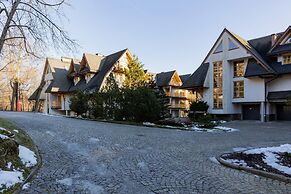 Zakopane Ski Apartment near Polana Szymoszkowa by Renters