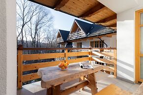 Zakopane Ski Apartment near Polana Szymoszkowa by Renters