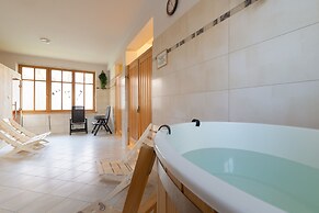 Zakopane Ski Apartment near Polana Szymoszkowa by Renters