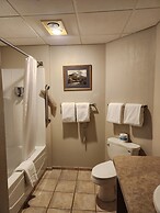 The Common Man Inn & Spa