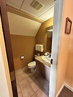 The Common Man Inn & Spa