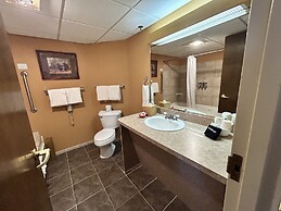 The Common Man Inn & Spa