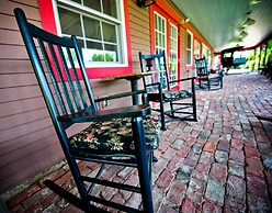 The Common Man Inn & Spa