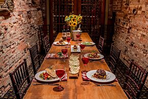 The Common Man Inn & Spa