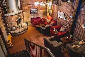 The Common Man Inn & Spa