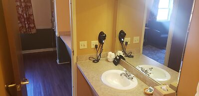 The Common Man Inn & Spa