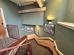 The Common Man Inn & Spa