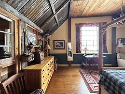 The Common Man Inn & Spa