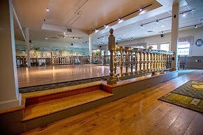 The Common Man Inn & Spa