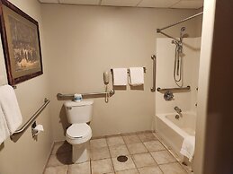 The Common Man Inn & Spa