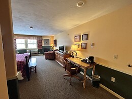 The Common Man Inn & Spa