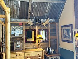 The Common Man Inn & Spa