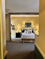 The Common Man Inn & Spa