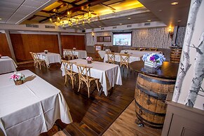 The Common Man Inn & Spa