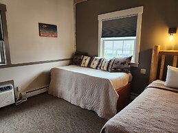 The Common Man Inn & Spa