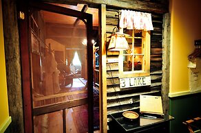 The Common Man Inn & Spa