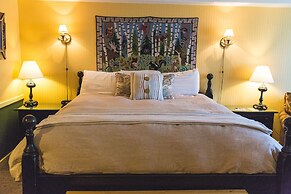 The Common Man Inn & Spa