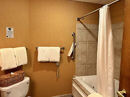 The Common Man Inn & Spa