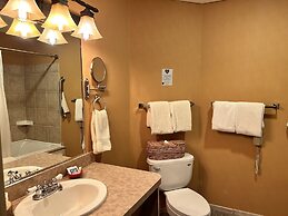 The Common Man Inn & Spa