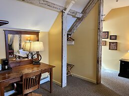 The Common Man Inn & Spa