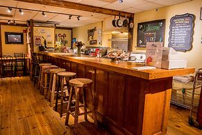 The Common Man Inn & Spa