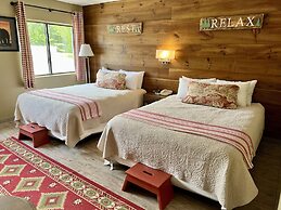 The Common Man Inn & Spa