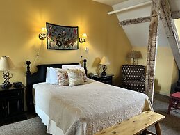 The Common Man Inn & Spa