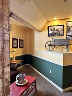 The Common Man Inn & Spa