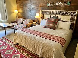 The Common Man Inn & Spa