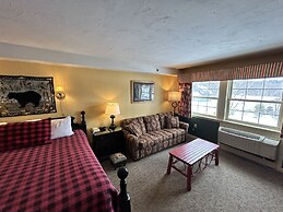 The Common Man Inn & Spa