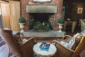 The Common Man Inn & Spa