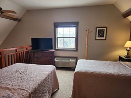 The Common Man Inn & Spa