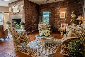 The Common Man Inn & Spa