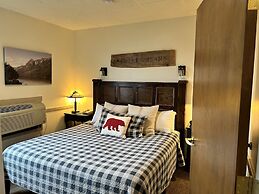 The Common Man Inn & Spa