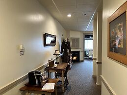 The Common Man Inn & Spa