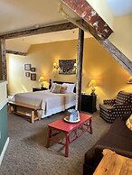 The Common Man Inn & Spa