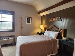 The Common Man Inn & Spa