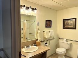 The Common Man Inn & Spa