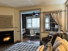 The Common Man Inn & Spa