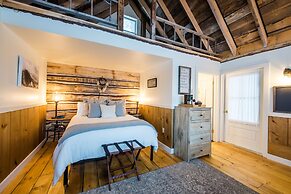 The Common Man Inn & Spa