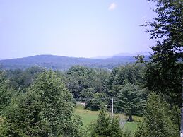 The Common Man Inn & Spa