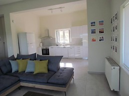 Beautiful 3-bed House in Chania With Garden