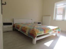 Beautiful 3-bed House in Chania With Garden